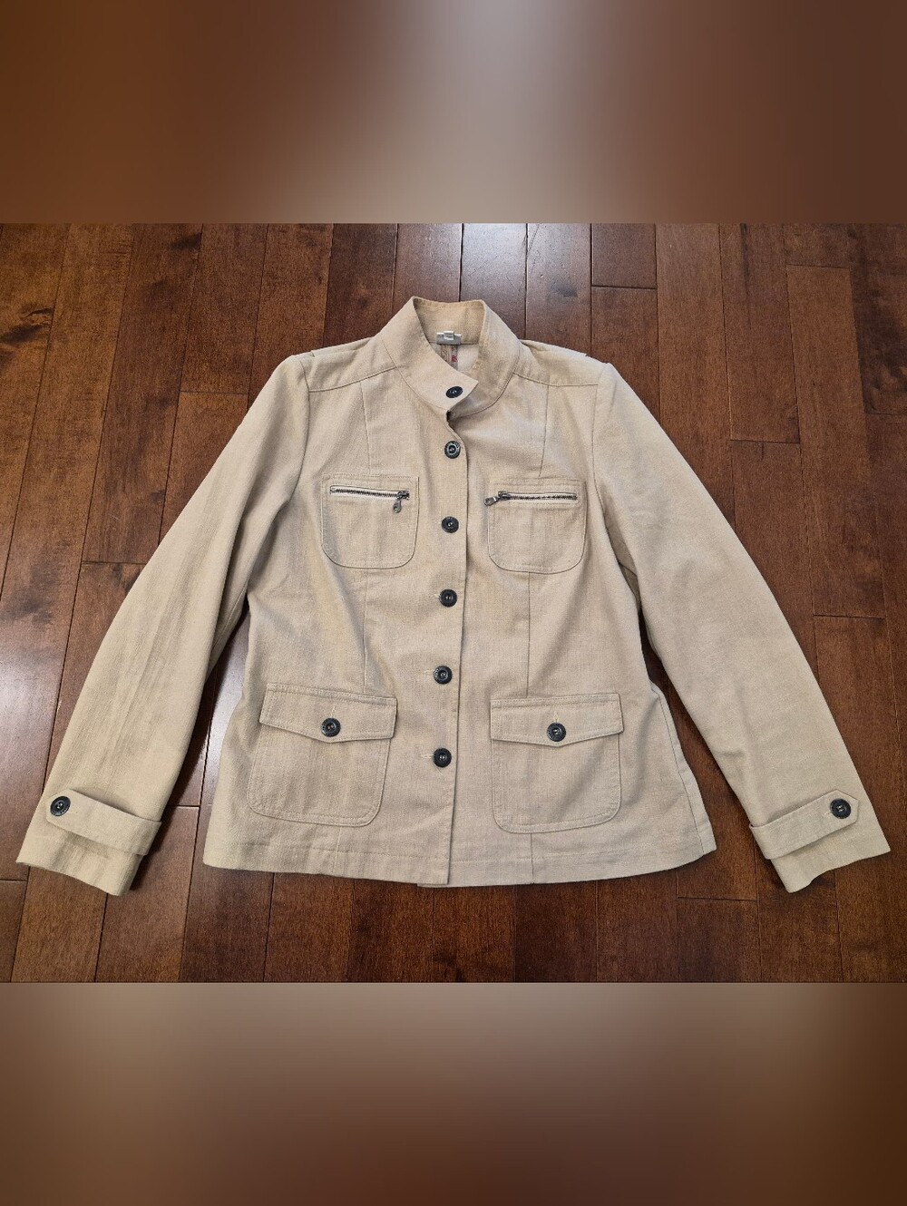 Tilley women's jacket in size 10